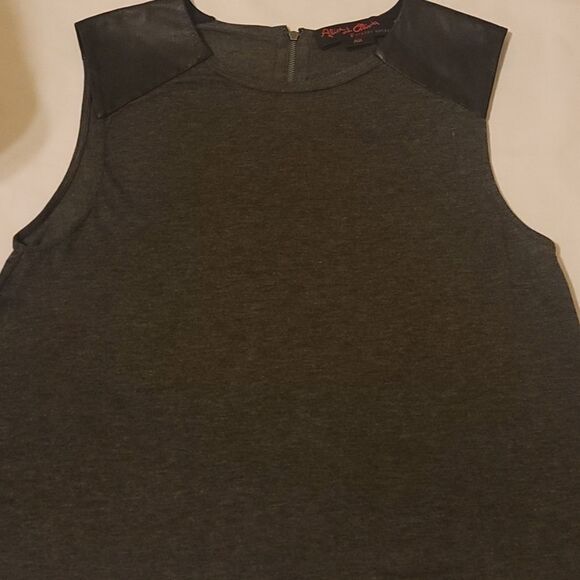 Alice + Olivia top size medium - Picture 2 of 8